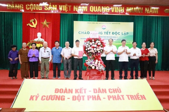 Ấm áp Chương trình “Bữa cơm đoàn kết - Mừng Tết Độc lập” tại xã đảo Minh Châu
