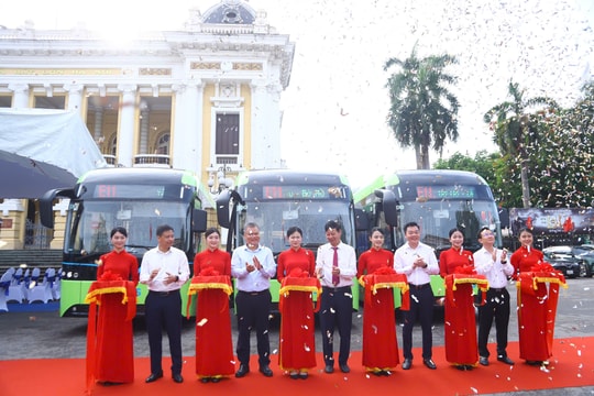 Vinbus khai trương tuyến buýt điện miễn phí kết nối nhiều địa điểm du lịch Thủ đô