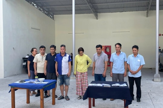 Đà Nẵng: Đột kích "pháo đài" cờ bạc ngụy trang gara ô tô
