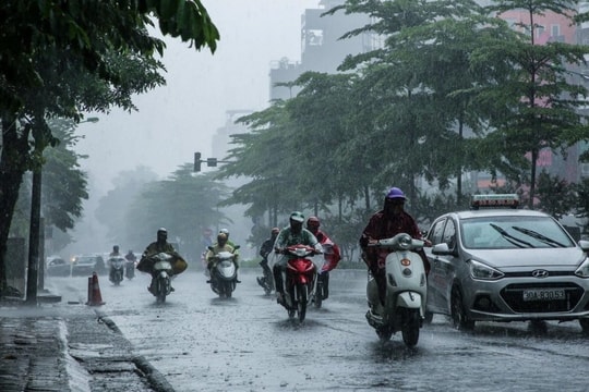 Áp thấp nhiệt đới cách đặc khu Bạch Long Vĩ khoảng 45km