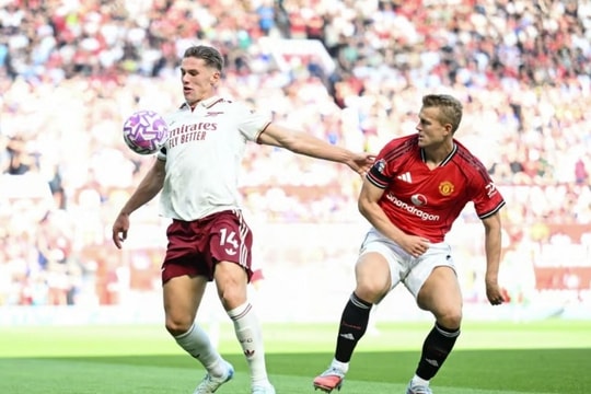 Man Utd thua sát nút Arsenal ngay tại Old Trafford