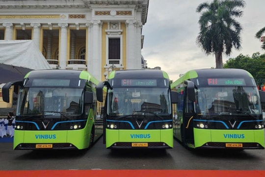 Hà Nội khai trương tuyến buýt điện miễn phí phục vụ tham quan Lăng Bác, Hồ Gươm