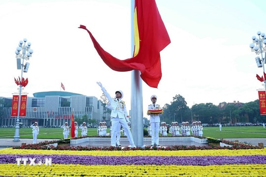 80 năm Cách mạng tháng Tám: Thiêng liêng lễ Thượng cờ trên Quảng trường Ba Đình