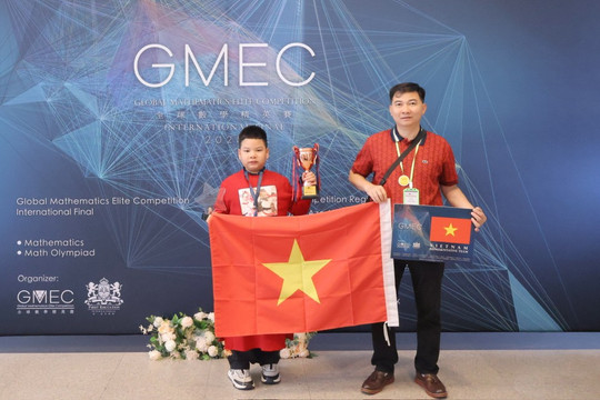 “Cậu bé vàng” Ngọ Gia Huy tiếp tục hành trình chinh phục toán học