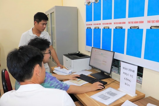 Xã Phú Nghĩa: Tăng tốc chiến dịch "45 ngày đêm hỗ trợ chuyển đổi số"