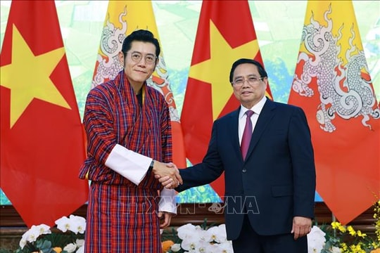 Thủ tướng Phạm Minh Chính hội kiến Quốc vương Bhutan Jigme Khesar Namgyel Wangchuck