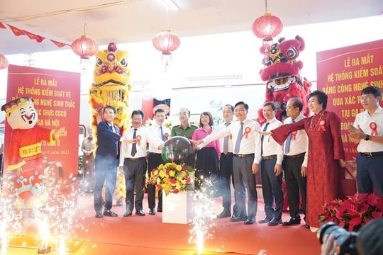 Ra mắt Đoàn tàu du lịch 5 Cửa Ô và Hệ thống kiểm soát vé công nghệ sinh trắc học