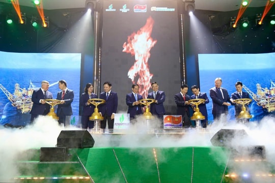 Đón dòng dầu đầu tiên từ dự án phát triển mỏ Kình Ngư Trắng - Kình Ngư Trắng Nam