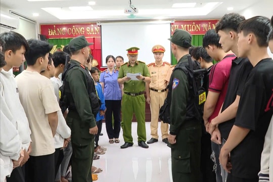 TP Hồ Chí Minh: Khởi tố 21 đối tượng điều khiển xe mô tô tốc độ cao, lạng lách