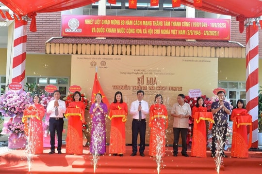 Khai mạc trưng bày chuyên đề "Cổ Loa – Truyền thống và cách mạng"