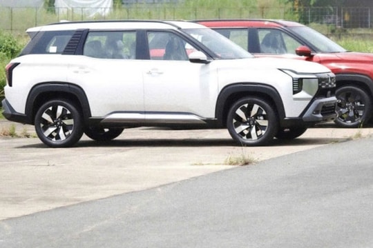 Mitsubishi Destinator "ăn xăng như ngửi", chạy thử nghiệm trên đường phố Việt Nam