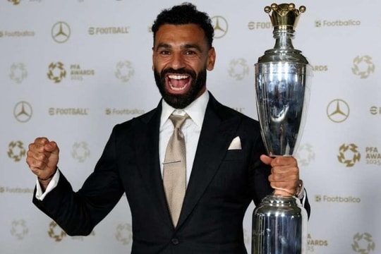 Mohamed Salah lập kỳ tích, giành giải Cầu thủ xuất sắc nhất năm của PFA lần thứ ba