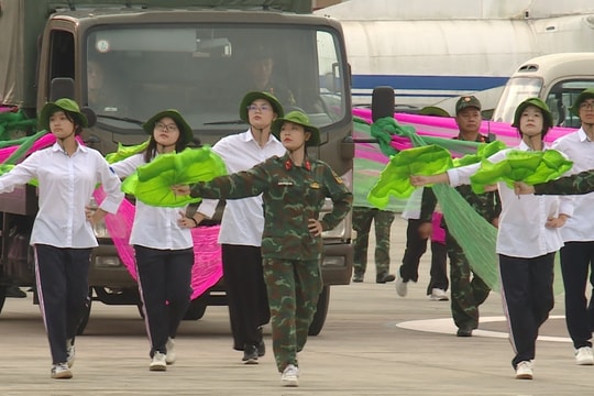 Tuổi trẻ Trường THPT Phan Đình Phùng trong khối Nghi trượng lịch sử