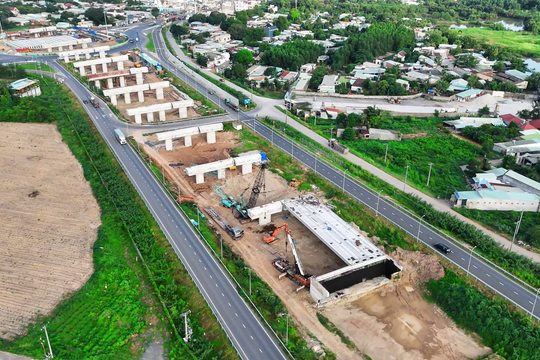 Nút giao giữa 2 cao tốc ở Đông Nam Bộ nỗ lực về đích