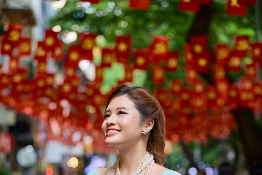 Hoa hậu Phan Hoàng Thu lan tỏa thông điệp về lòng yêu nước