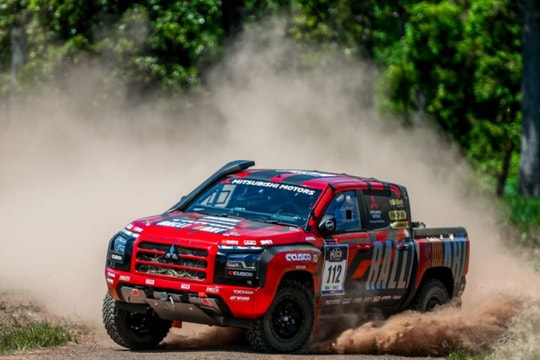 Mitsubishi Triton giành chiến thắng chung cuộc tại giải đua AXCR 2025