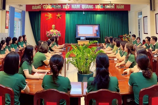 Phường Ngọc Hà bồi dưỡng chính trị năm 2025 cho hơn 1.000 giáo viên