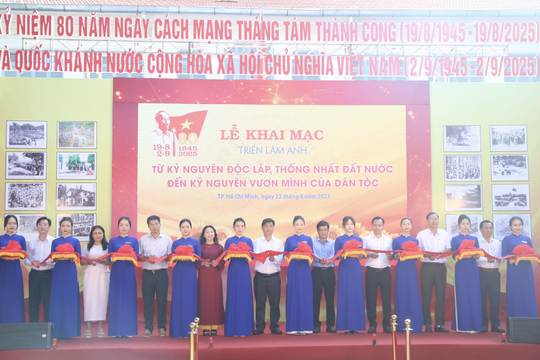 TP Hồ Chí Minh: Triển lãm ảnh chào mừng Quốc khánh