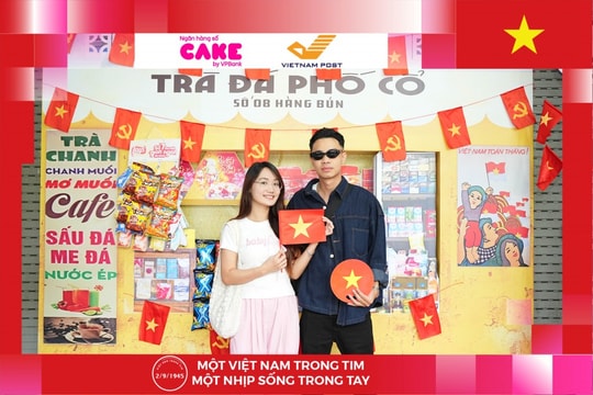 Ngân hàng số Cake và Vietnam Post Ra mắt thẻ “Tự Do 2in1” lấy cảm hứng từ tem bưu chính