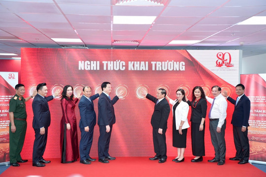 Khai trương Trung tâm Báo chí triển lãm thành tựu đất nước