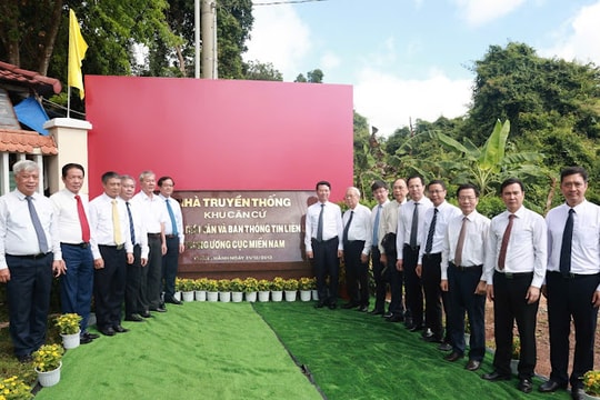 Bộ Khoa học và Công nghệ dâng hương tưởng niệm liệt sĩ ngành Bưu điện tại Tây Ninh