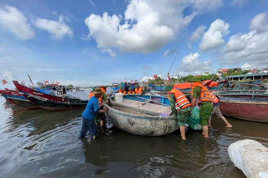 Triển khai ứng phó bão số 5 với tinh thần khẩn trương, quyết liệt nhất
