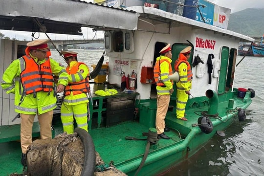 Lực lượng vũ trang Đà Nẵng triển khai phòng, chống bão số 5