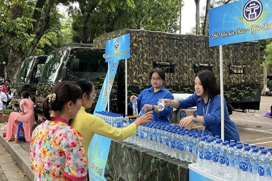 Tình nguyện Thủ đô và những giọt mồ hôi thầm lặng