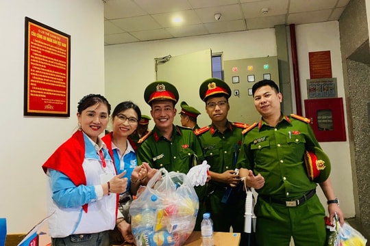 Phường Ngọc Hà (Hà Nội) Phát cơm, bánh tiếp sức các lực lượng phục vụ tổng hợp luyện A80