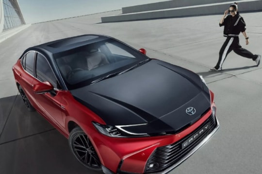 Toyota trình làng Camry Sprint Edition: Ngoại hình thể thao, nhiều tiện ích