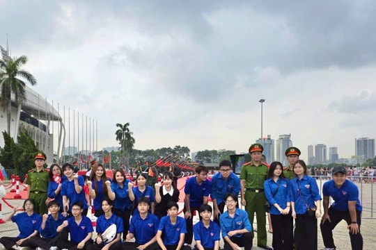 Phường Từ Liêm: 200 đoàn viên tham gia phục vụ hợp luyện diễu binh