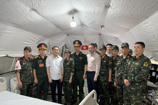 Thứ trưởng Bộ Y tế kiểm tra công tác y tế phục vụ A80