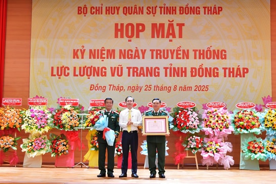 Họp mặt kỷ niệm Ngày truyền thống lực lượng vũ trang Đồng Tháp