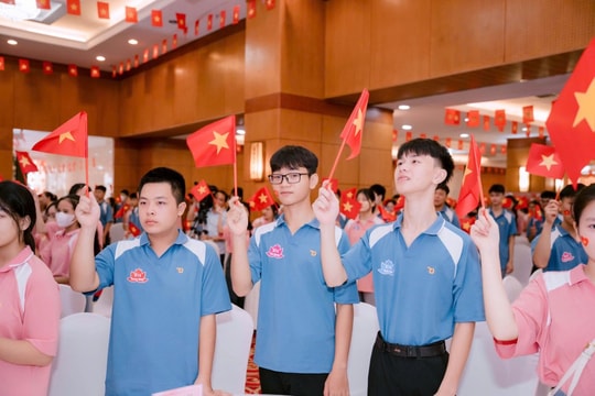 Tân Đệ đồng hành cùng con trưởng thành