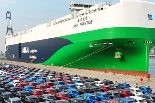 Khách hàng châu Âu đặt mua xe Trung Quốc online, giao tận cửa