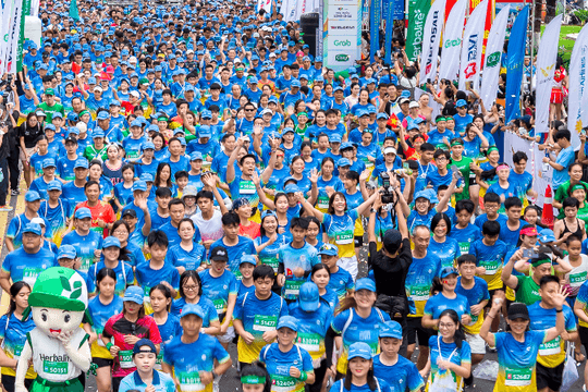13 nghìn người tham gia giải chạy VnExpress Marathon Nha Trang 