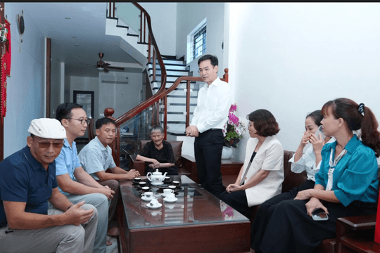 Xã Phù Đổng: Thăm, tặng quà Mẹ Việt Nam Anh hùng và người có công với cách mạng