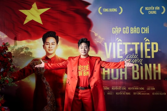 Tùng Dương nâng ca khúc “Viết tiếp câu chuyện hòa bình” thêm một bậc thành công cao hơn