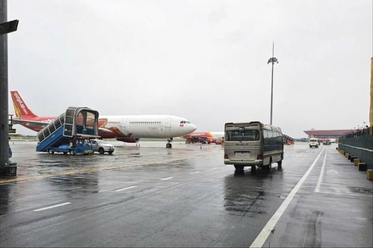 Cấp tốc ứng phó bão số 5, bảo đảm hoạt động bay an toàn, thông suốt