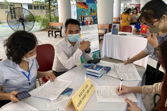 [Podcast] Hà Nội có nhu cầu tuyển dụng hơn 50.000 việc làm trong tháng 7-2025