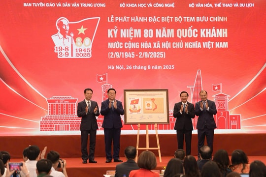 Phát hành bộ tem bưu chính kỷ niệm 80 năm Quốc khánh