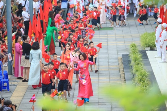 Học sinh Hà Nội học chuyên đề kỹ năng sống sau lễ khai giảng