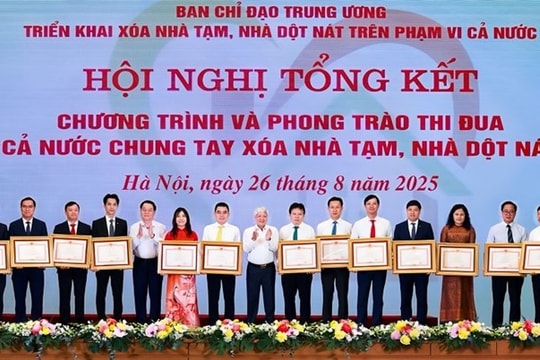 HDBank nhận bằng khen của Thủ tướng vì đóng góp tích cực trong chương trình xóa nhà tạm, dột nát