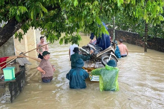 Phường Tùng Thiện triển khai nhiều biện pháp khắc phục ảnh hưởng mưa bão số 5