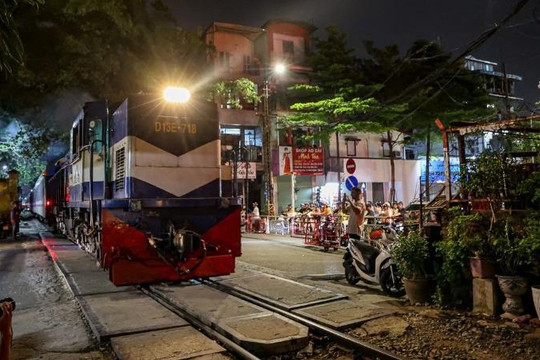 Tạm dừng chạy tàu vào trung tâm Hà Nội trong dịp 2/9