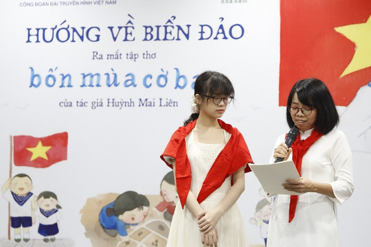 Tập thơ “Bốn mùa cờ bay”- món quà nhỏ dàng tặng đất nước