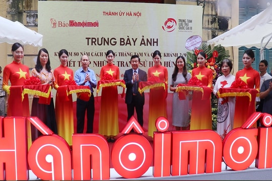 Hào khí Tháng Tám - Niềm tin hôm nay qua 80 bức ảnh trưng bày tại Báo Hànộimới