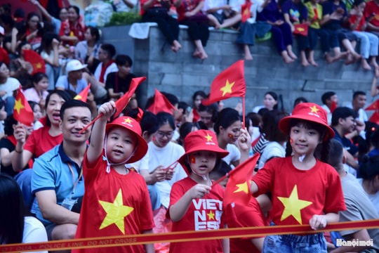 Không khí phấn khởi, nao nức trước giờ sơ duyệt