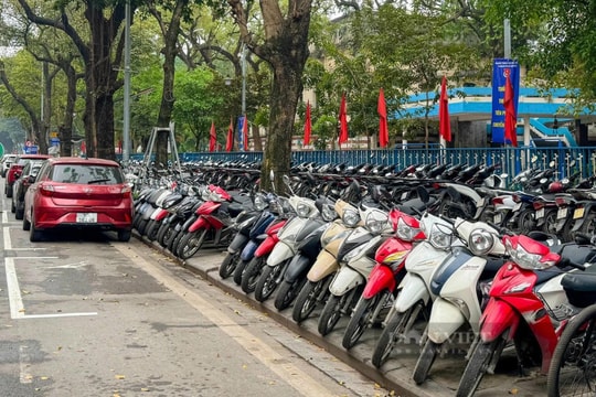 Yêu cầu trông giữ xe miễn phí cho Nhân dân xem lễ diễu binh