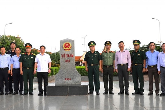 An Giang Giữ vững an ninh biên giới, thúc đẩy phát triển kinh tế, xã hội